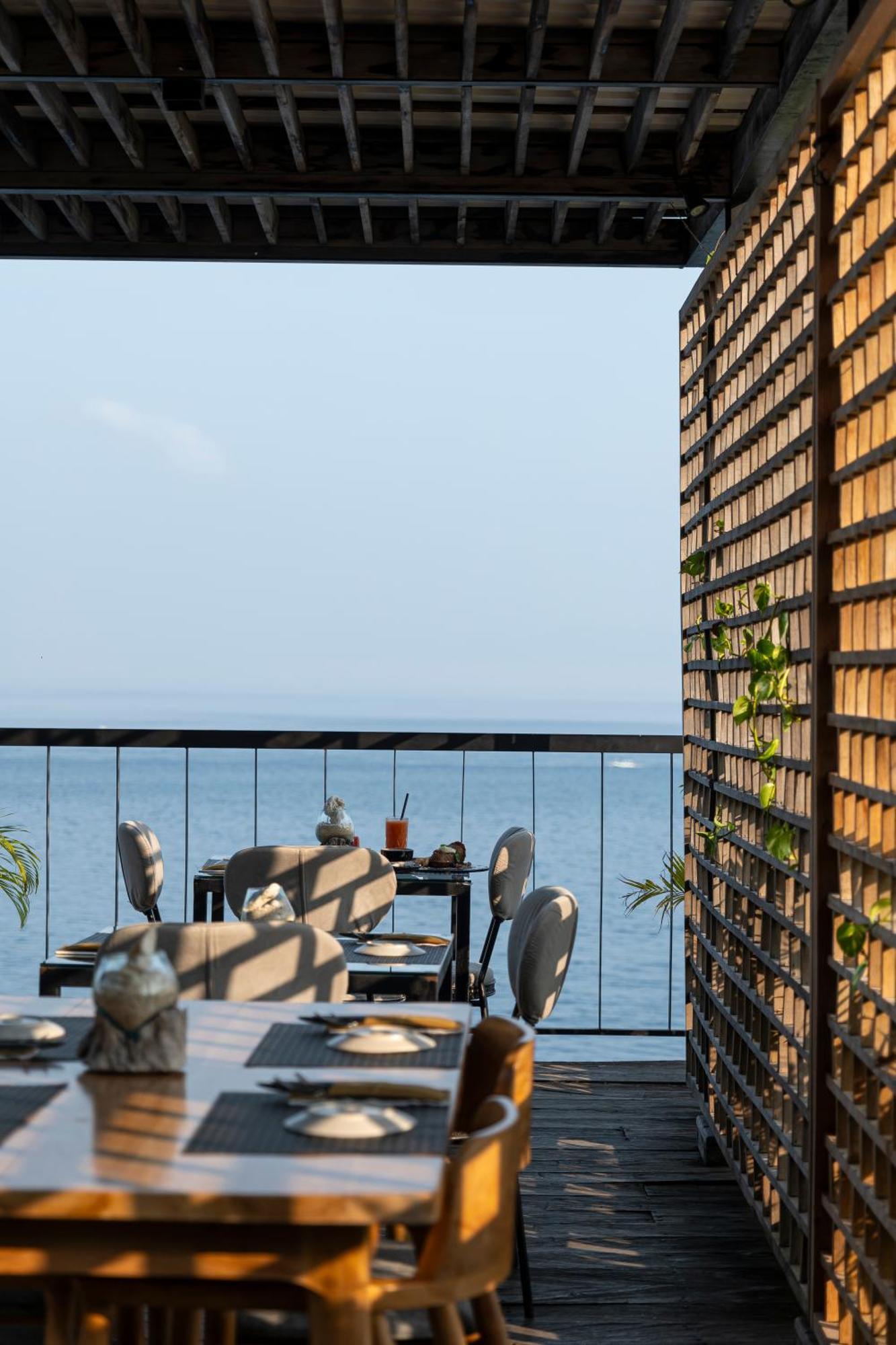 Adiwana Warnakali Resort Toyapakeh Екстериор снимка
